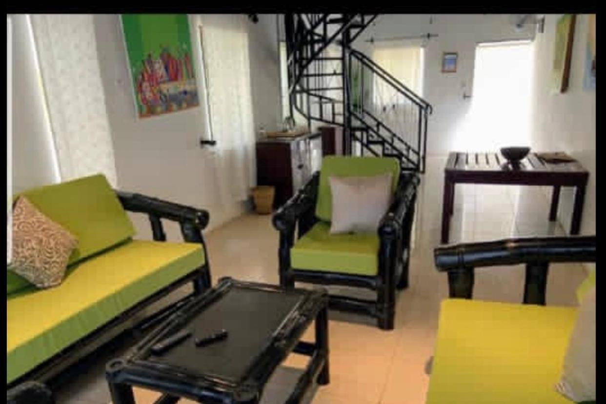 ホテル Hibiscus House Gambia Brufut エクステリア 写真
