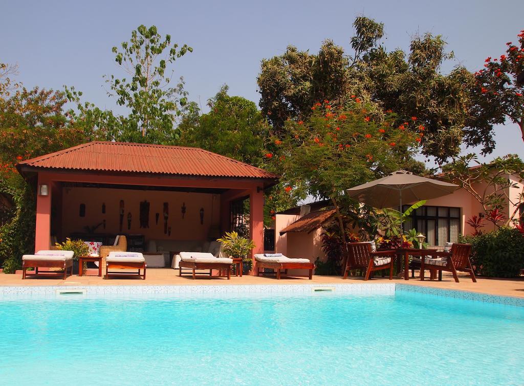ホテル Hibiscus House Gambia Brufut エクステリア 写真