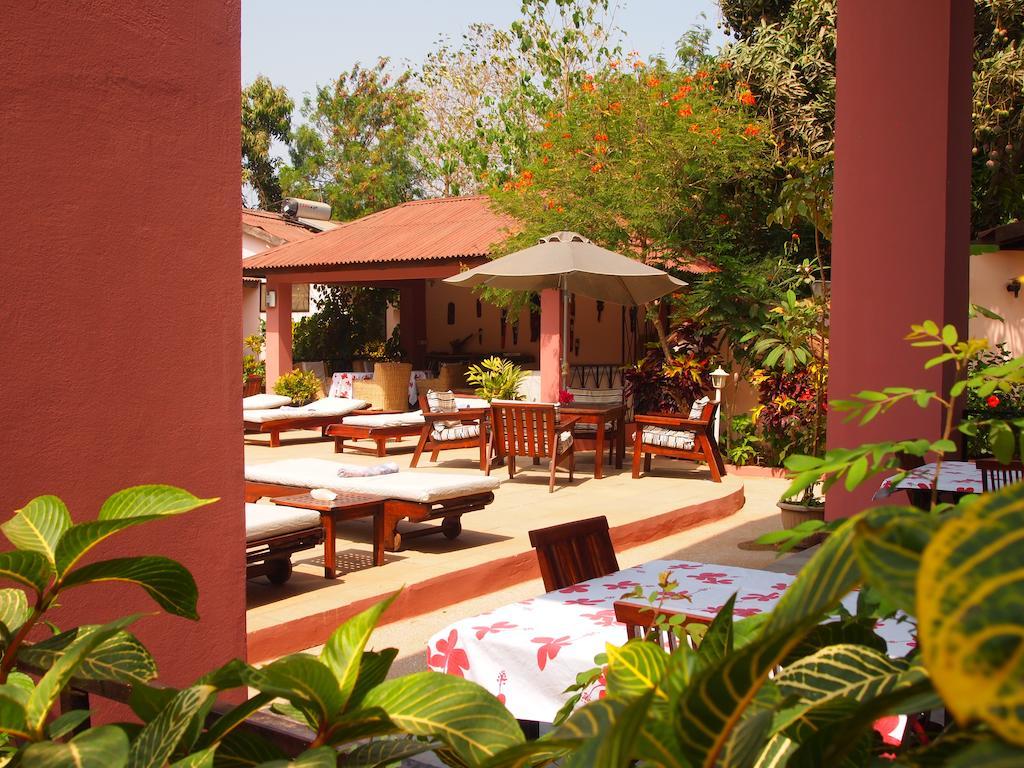 ホテル Hibiscus House Gambia Brufut エクステリア 写真