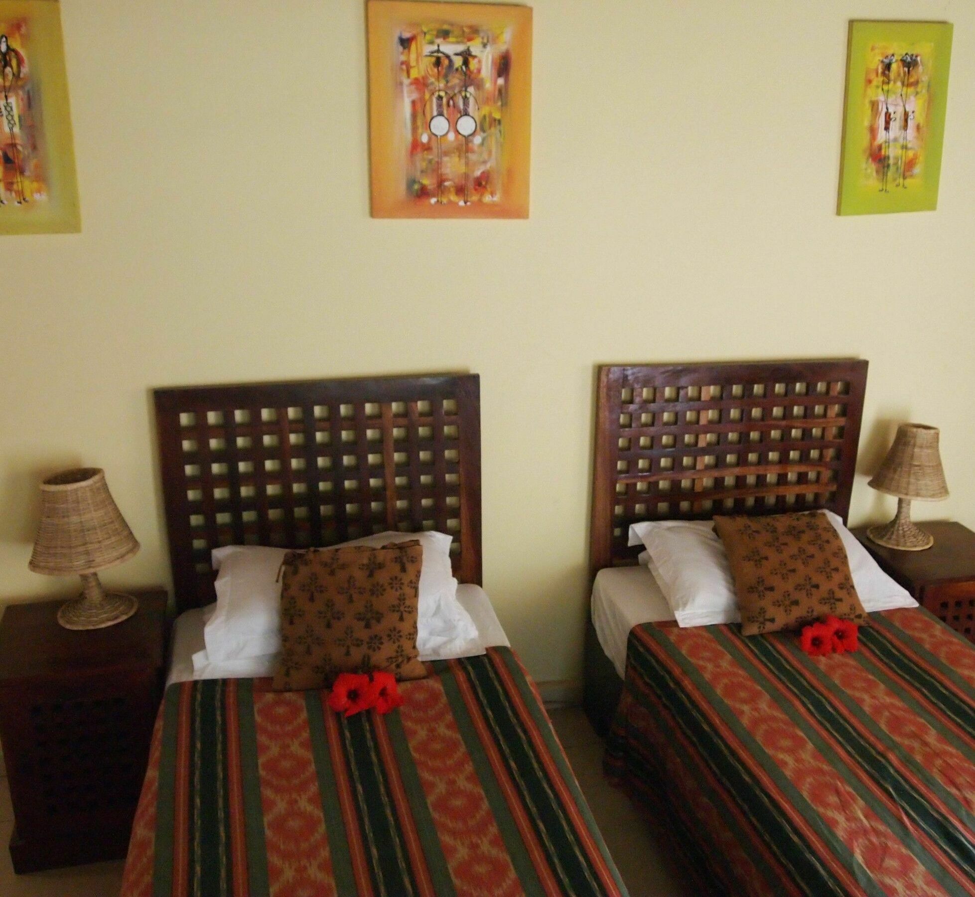 ホテル Hibiscus House Gambia Brufut エクステリア 写真