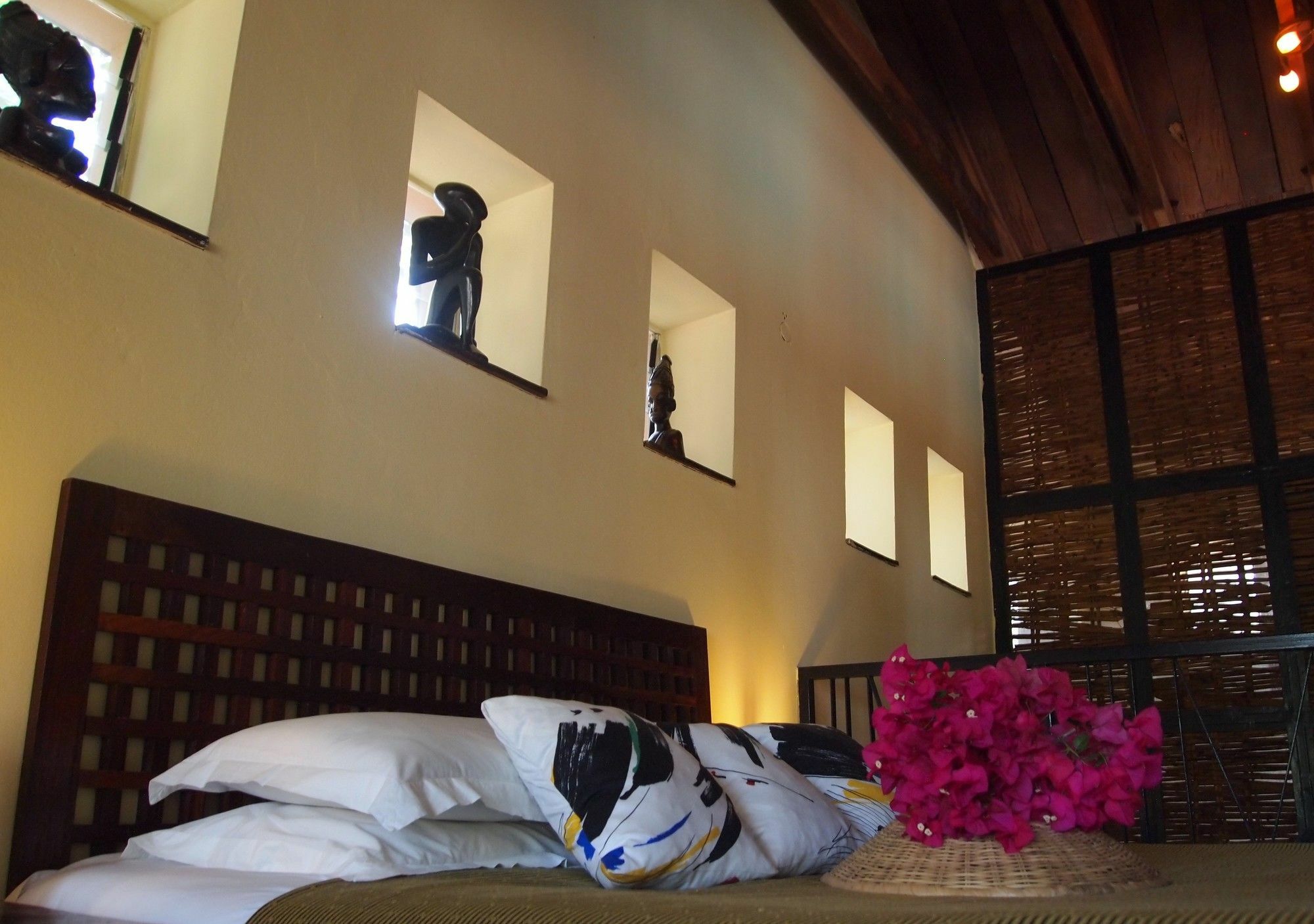 ホテル Hibiscus House Gambia Brufut エクステリア 写真