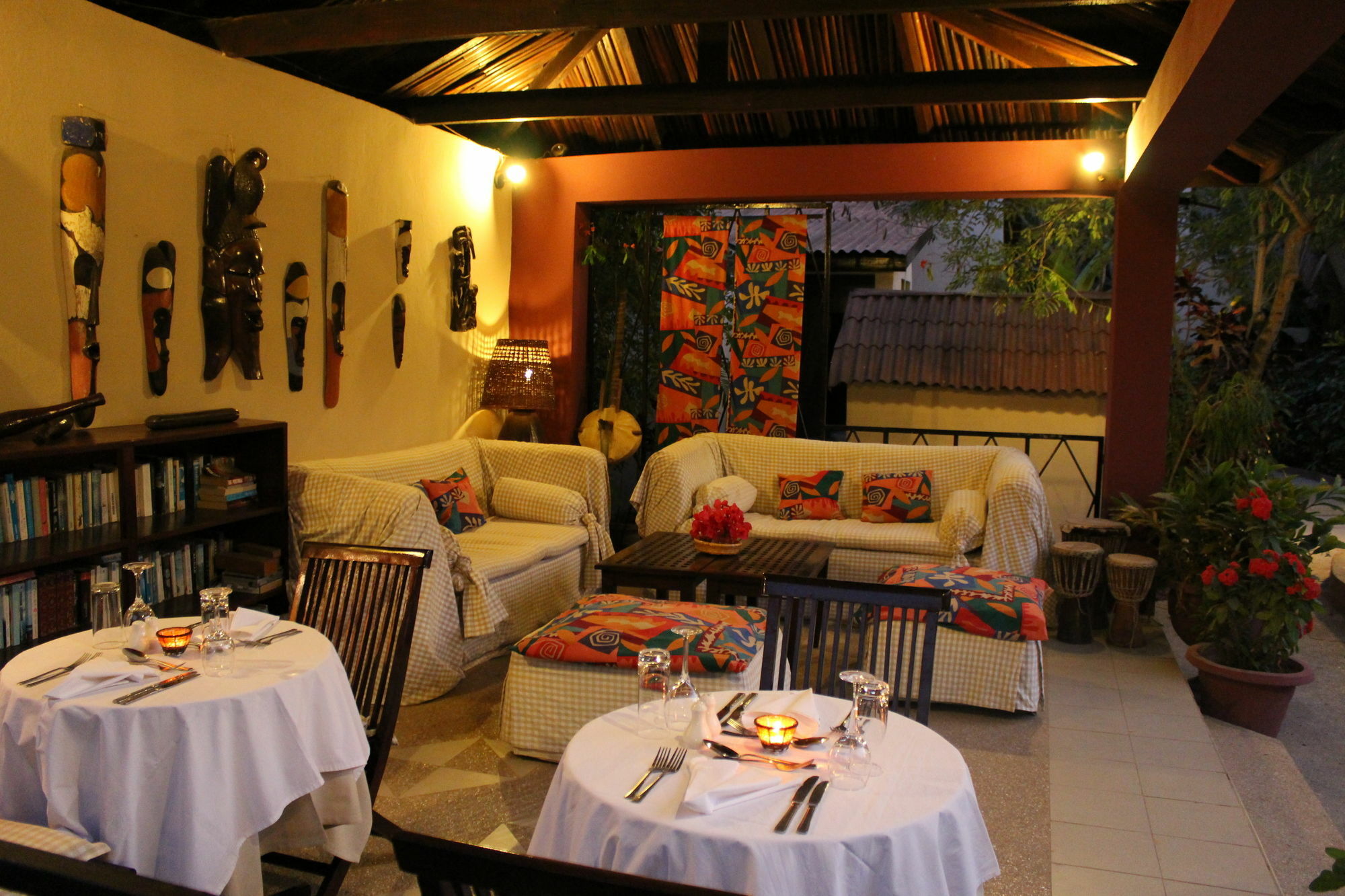 ホテル Hibiscus House Gambia Brufut エクステリア 写真